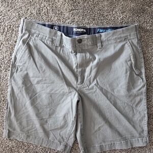Sonoma Men's Light Gray Flat Front Shorts